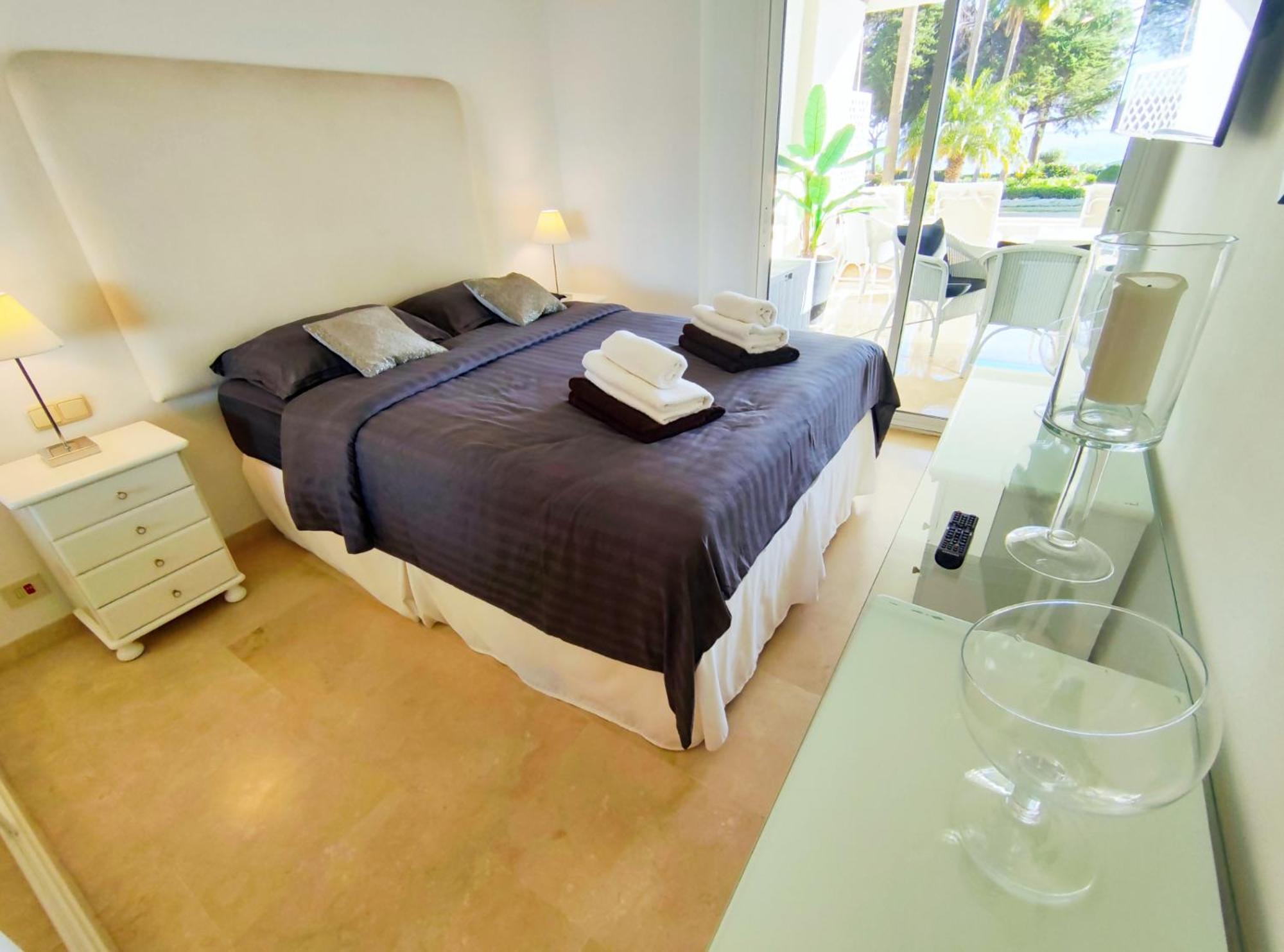 Luxury Frontline Residence Ehhouse Estepona Zewnętrze zdjęcie