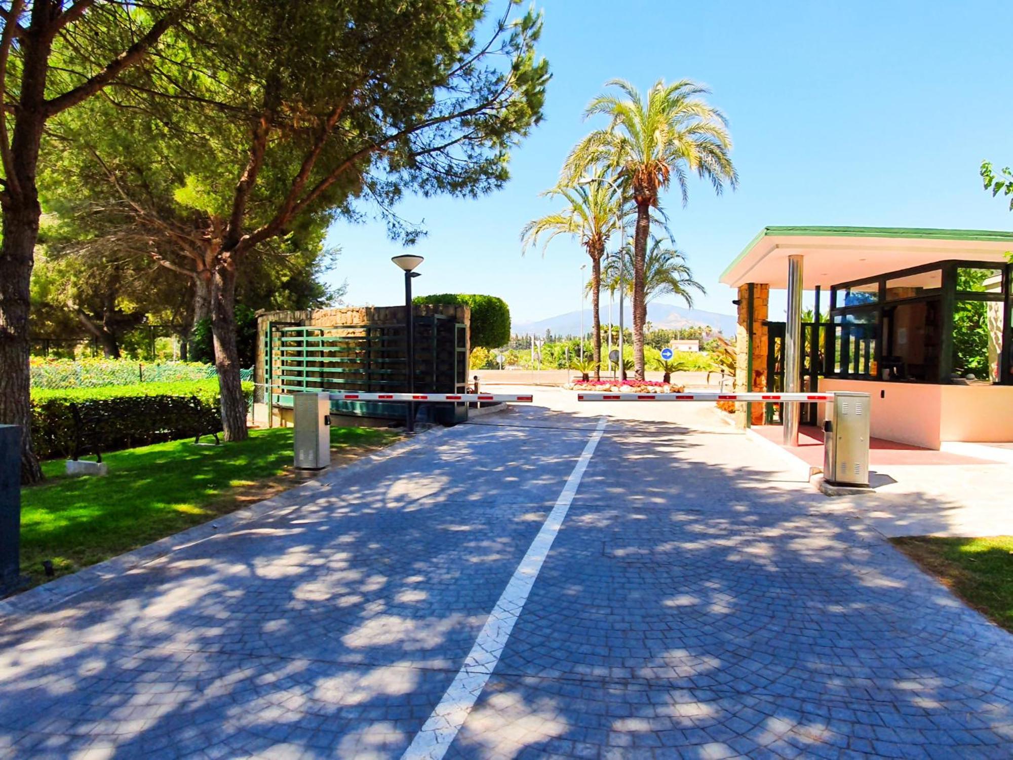 Luxury Frontline Residence Ehhouse Estepona Zewnętrze zdjęcie